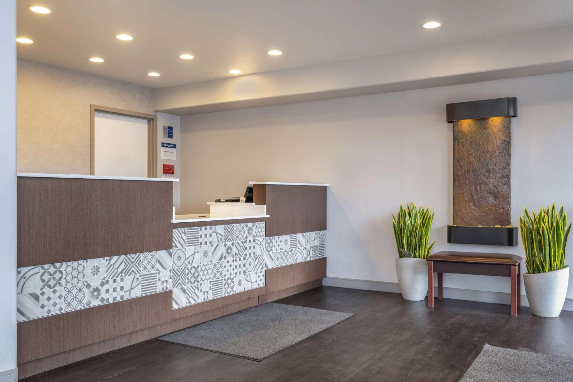 Western Rose Garden Hotel 3*