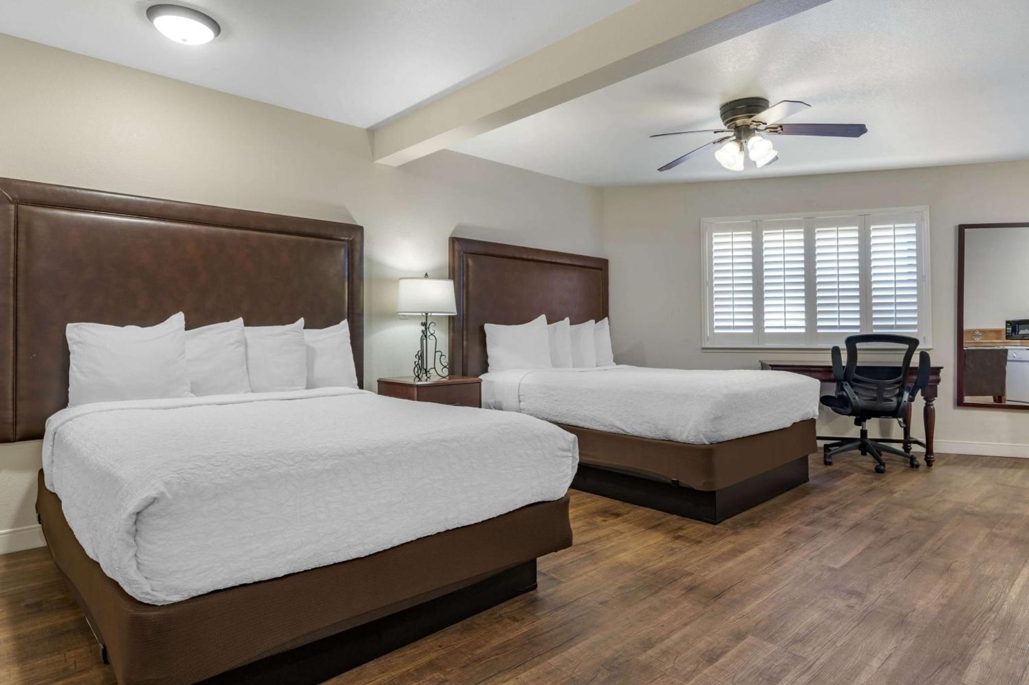 Western Rose Garden Hotel Watsonville