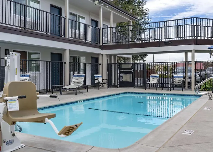 Best Western Rose Garden Inn