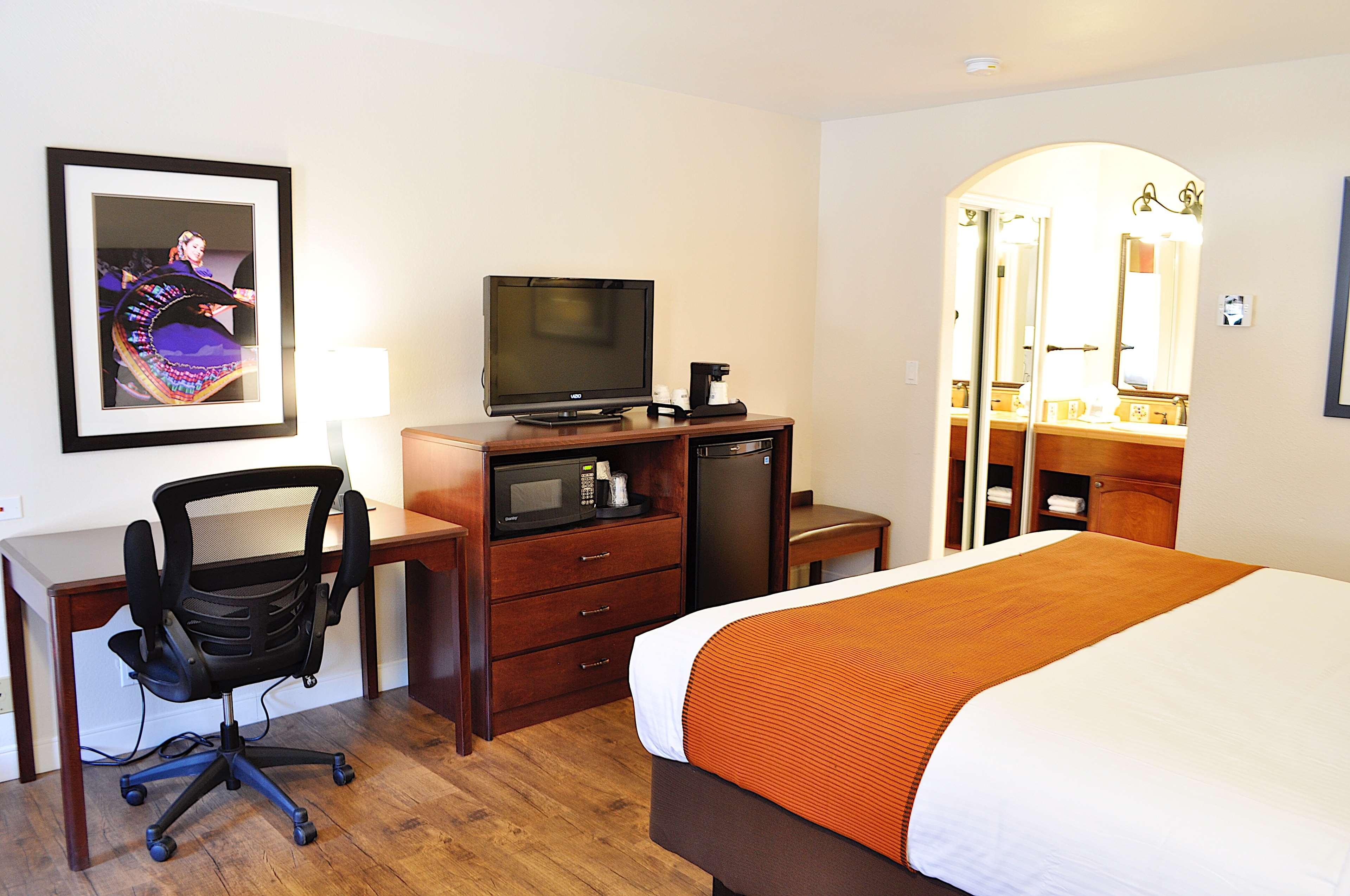 Hotel Western Rose Garden