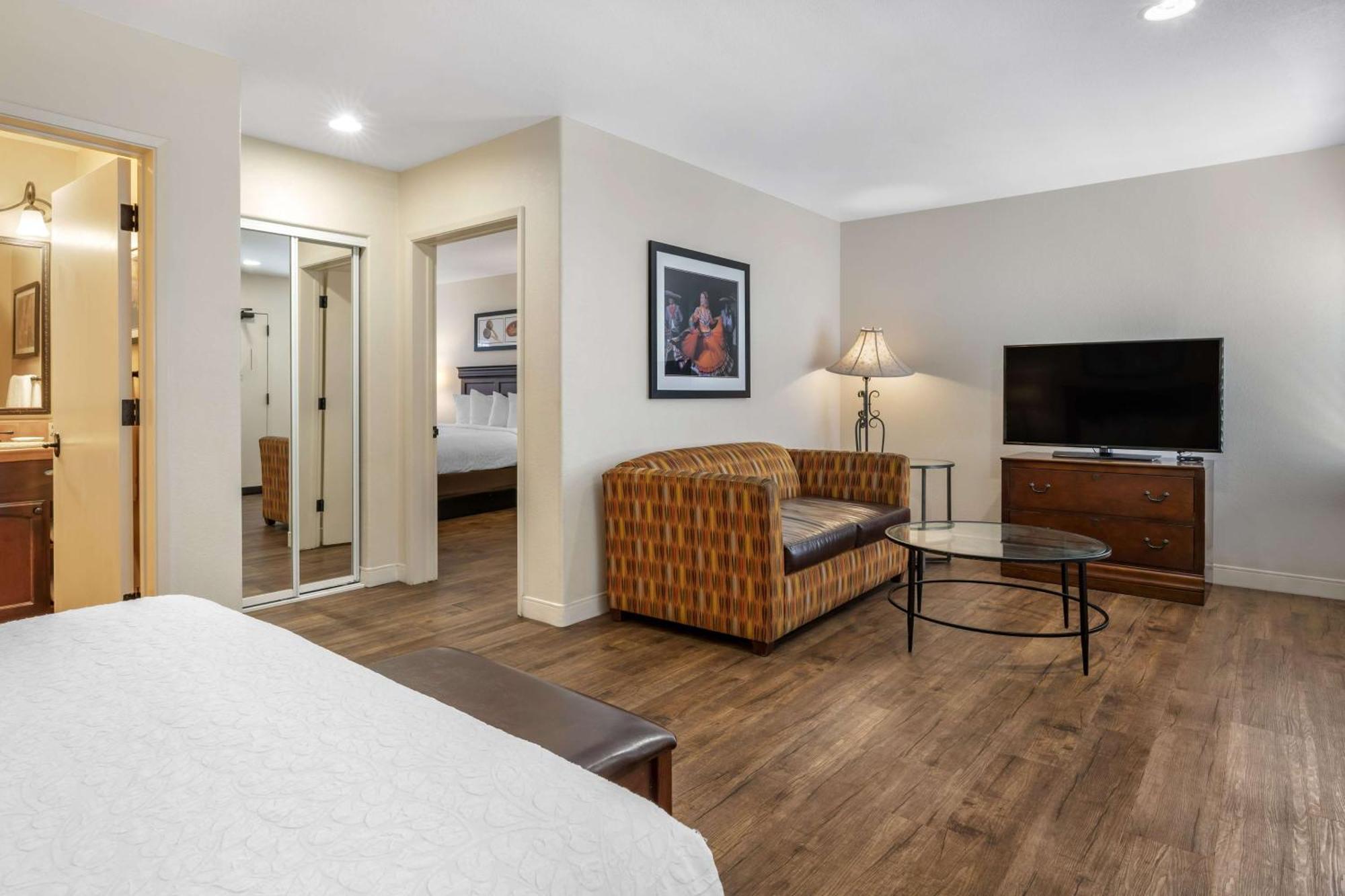 Hotel Western Rose Garden Watsonville