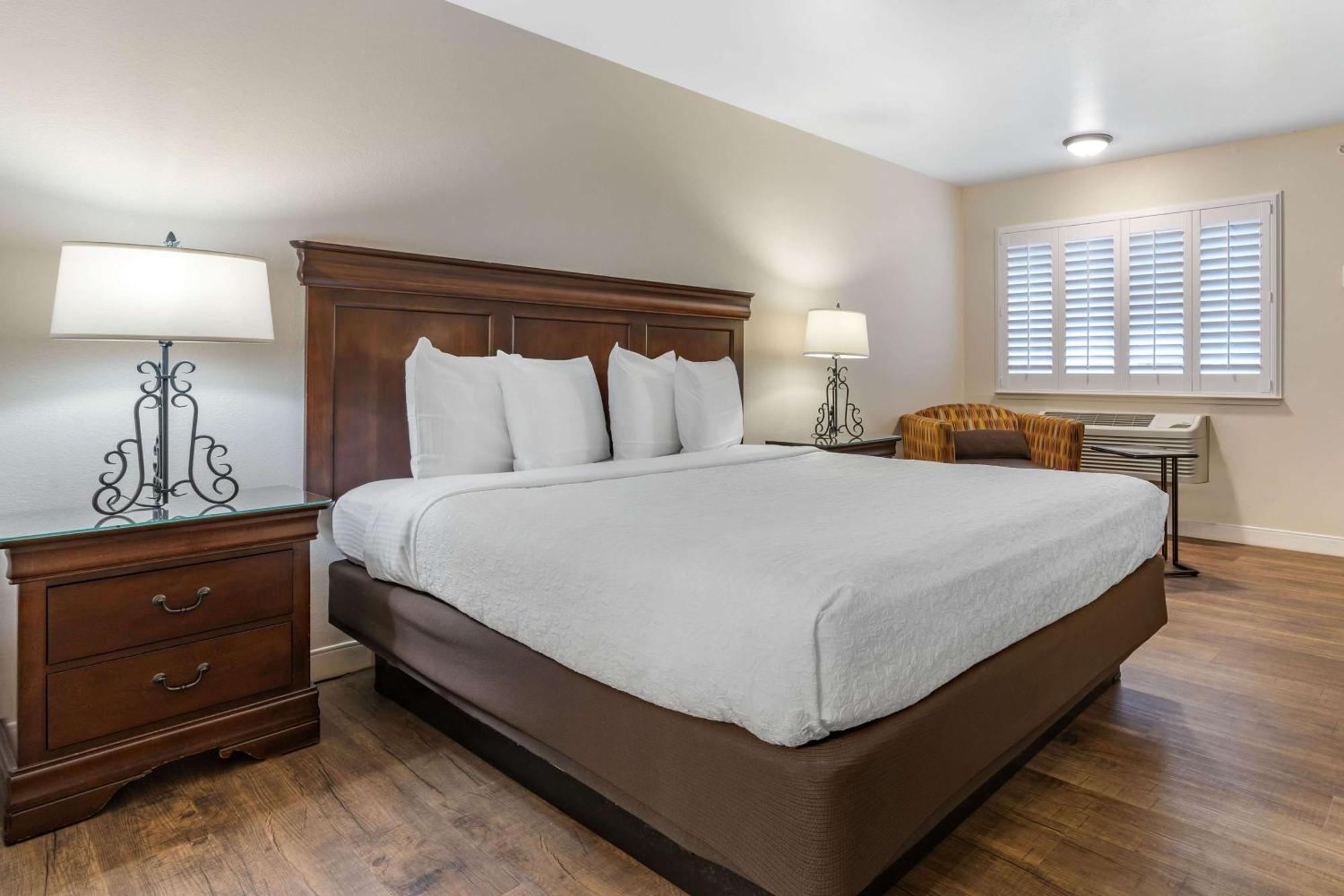 Western Rose Garden Hotel