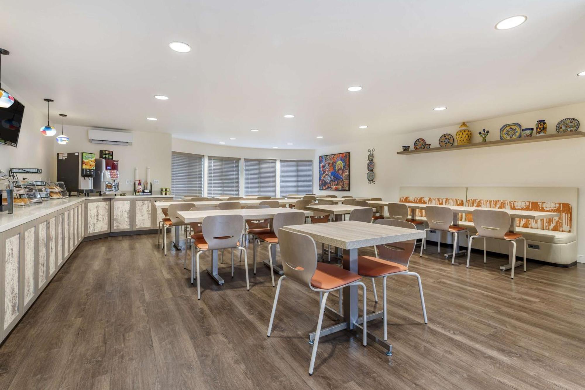Western Rose Garden Hotel Watsonville