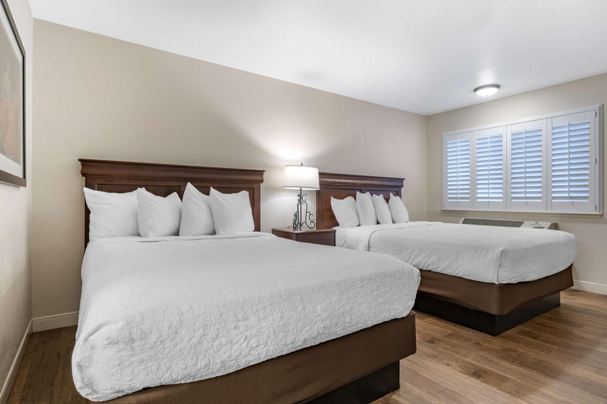 Western Rose Garden 3*